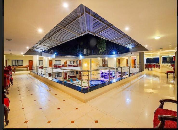 The Center Court Resort & Spa วาร์กา ภายนอก รูปภาพ